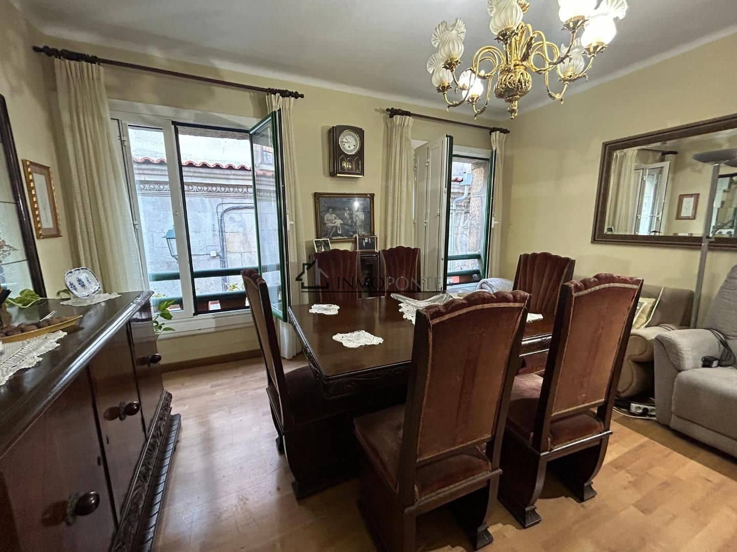 5 soveværelse Byhus til salg i Pontevedra by - € 590.000 (Ref: 9257943)