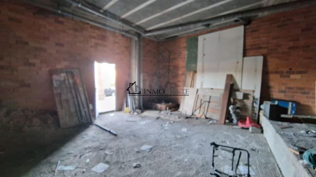 Commercial for sale in Pontevedra city - € 95,000 (Ref: 9346577)