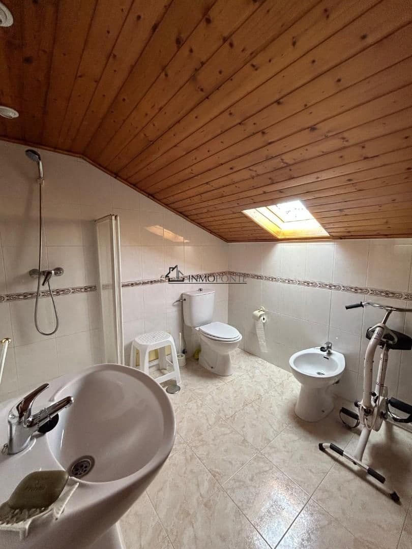 7 bedroom Townhouse for sale in Pontevedra city - € 390,000 (Ref: 9346581)