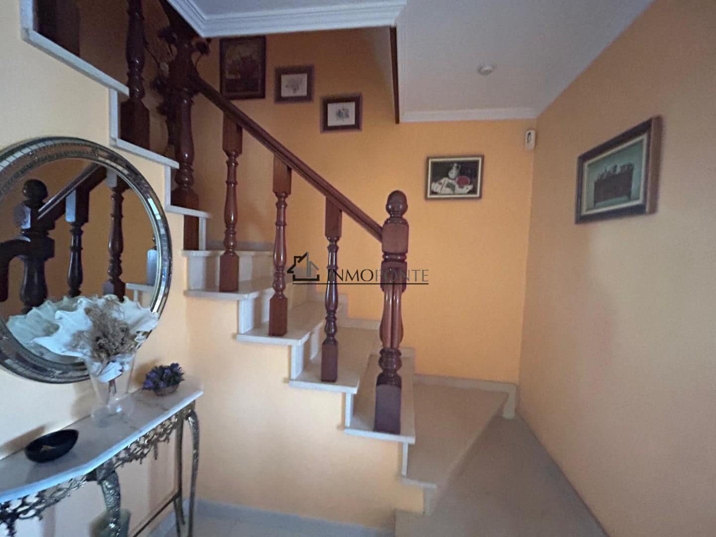 7 bedroom Townhouse for sale in Pontevedra city - € 390,000 (Ref: 9346581)