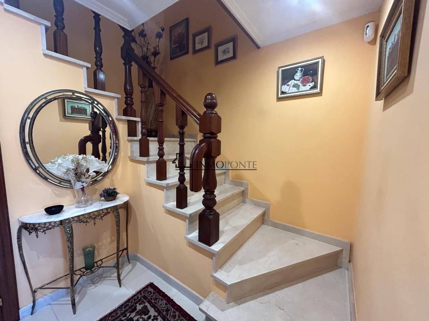 7 bedroom Townhouse for sale in Pontevedra city - € 390,000 (Ref: 9346581)