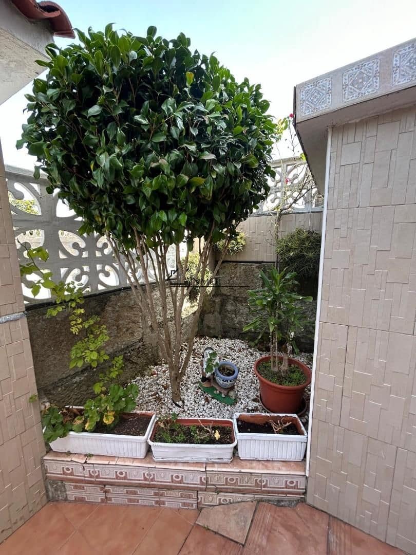 7 bedroom Townhouse for sale in Pontevedra city - € 390,000 (Ref: 9346581)