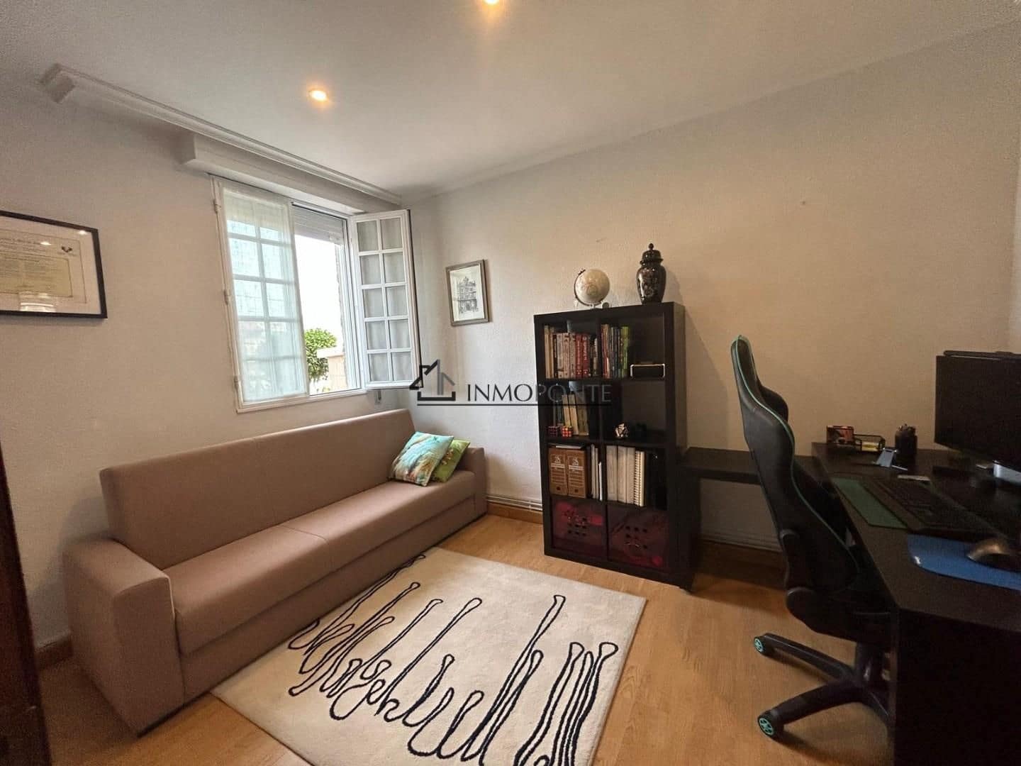 7 bedroom Townhouse for sale in Pontevedra city - € 390,000 (Ref: 9346581)