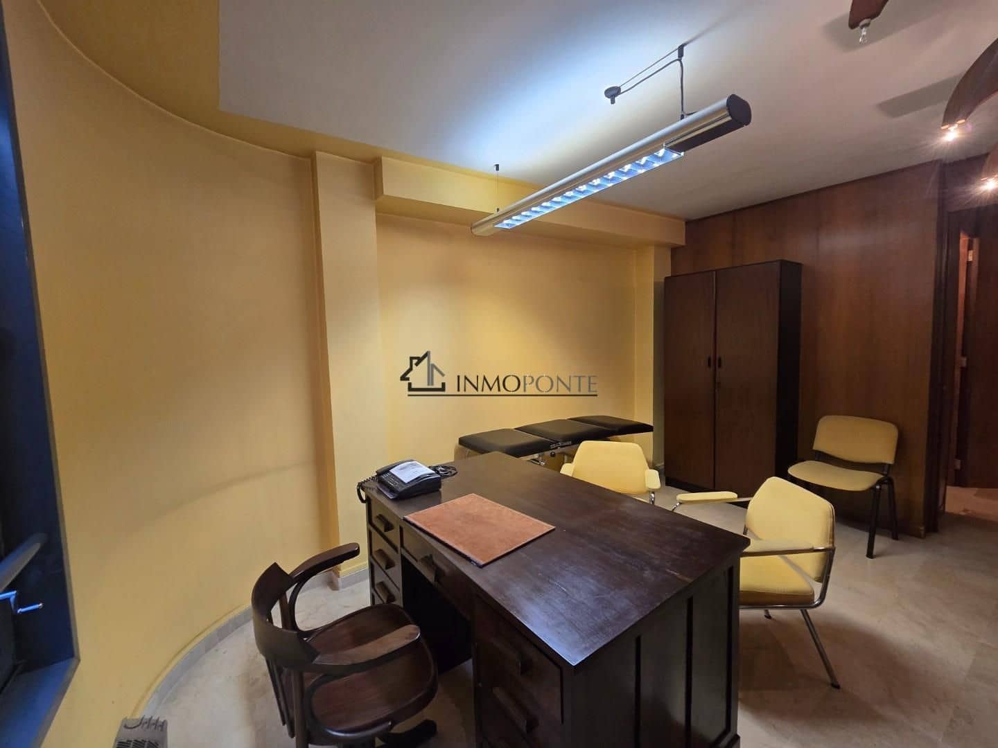 Kontor til salg i Pontevedra by - € 155.000 (Ref: 9428244)