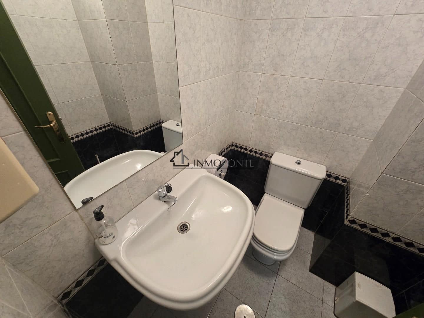 Kontor til salg i Pontevedra by - € 155.000 (Ref: 9428244)