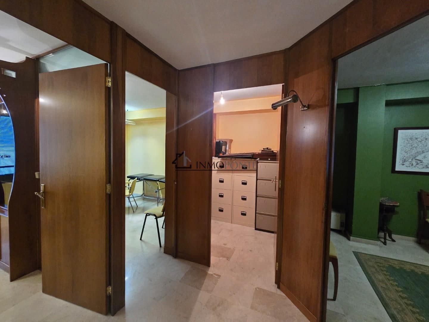 Kontor til salg i Pontevedra by - € 155.000 (Ref: 9428244)