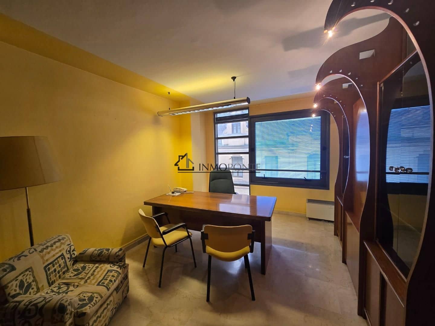 Kontor til salg i Pontevedra by - € 155.000 (Ref: 9428244)