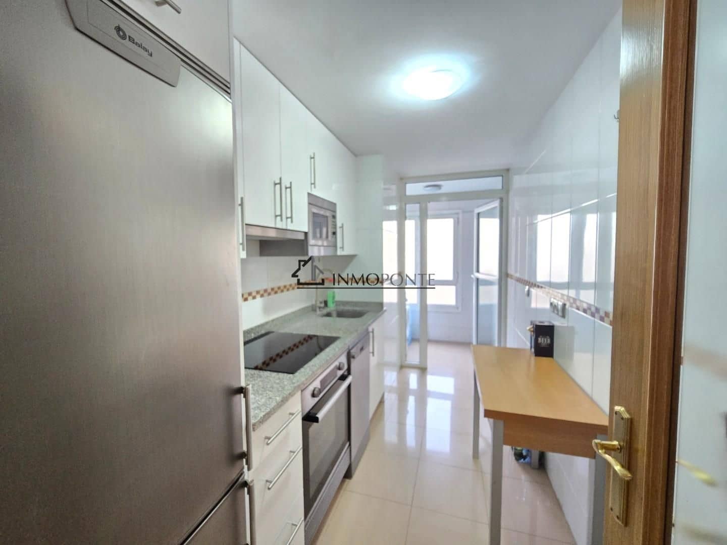 Piso de 2 habitaciones en Poio en alquiler - 700 € (Ref: 9432413)