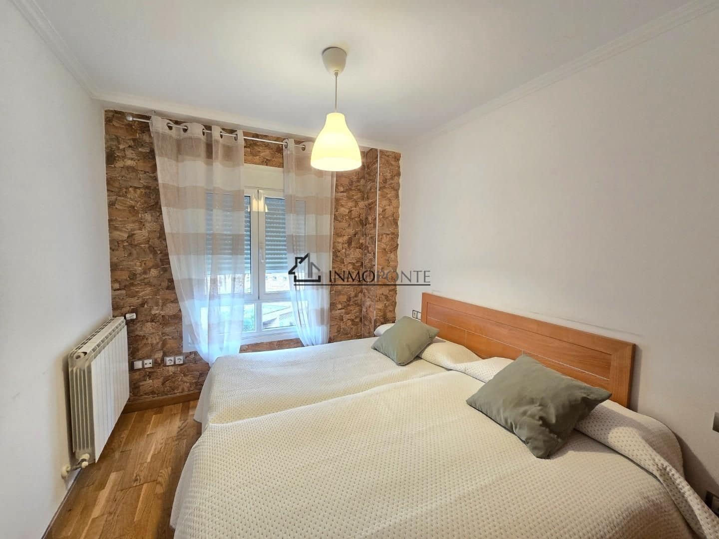 Piso de 2 habitaciones en Poio en alquiler - 700 € (Ref: 9432413)