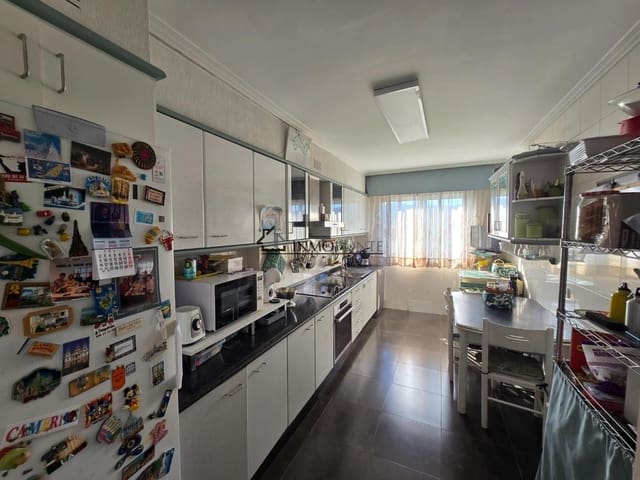3 slaapkamer Flat te koop in Vilagarcía de Arousa - € 260.000 (Ref: 9687582)