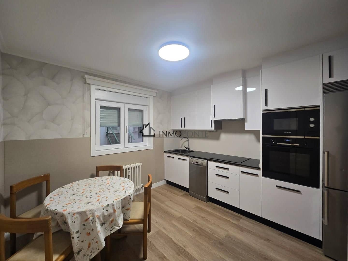 2 bedroom Flat for rent in Pontevedra city - € 800 (Ref: 9720360)