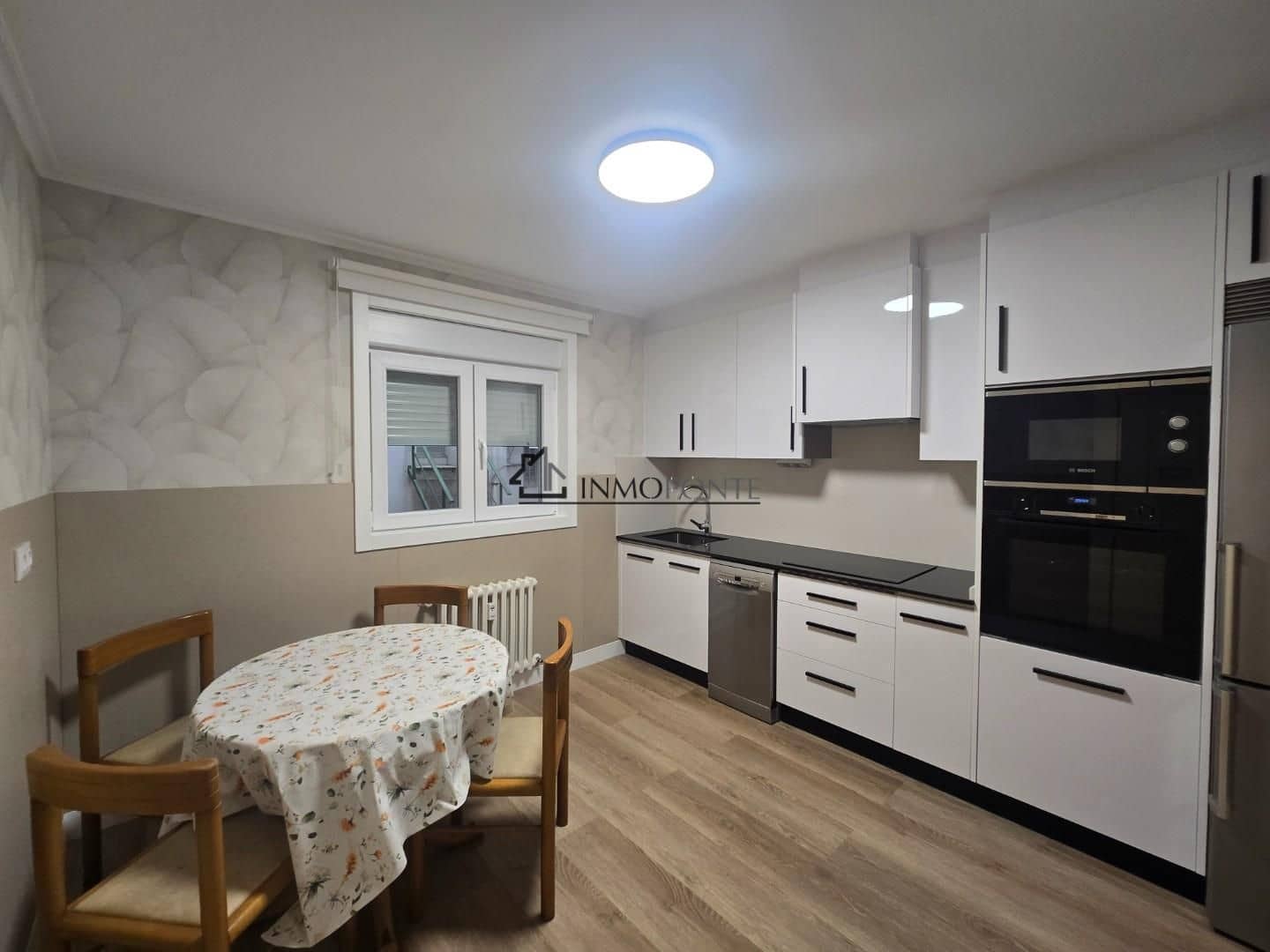 2 bedroom Flat for rent in Pontevedra city - € 800 (Ref: 9720360)