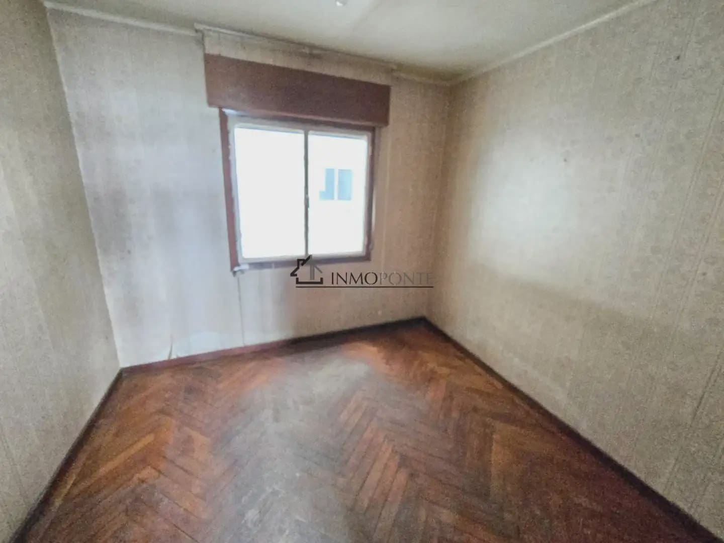 5 bedroom Flat for sale in Pontevedra city - € 220,000 (Ref: 9798443)