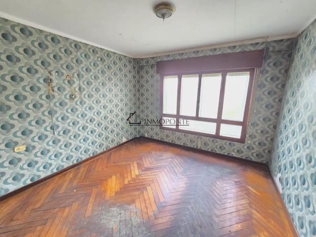 5 soveværelse Lejlighed til salg i Pontevedra by - € 220.000 (Ref: 9798443)