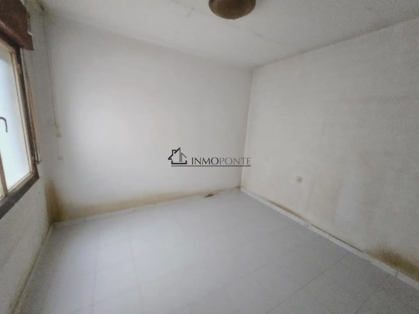 5 bedroom Flat for sale in Pontevedra city - € 220,000 (Ref: 9798443)