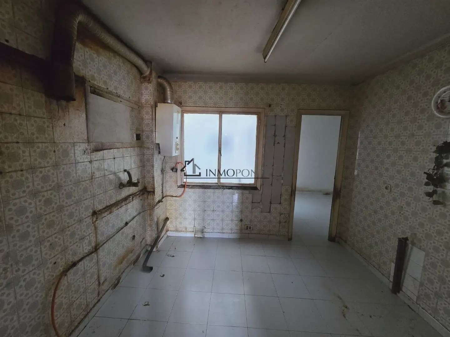 5 bedroom Flat for sale in Pontevedra city - € 220,000 (Ref: 9798443)