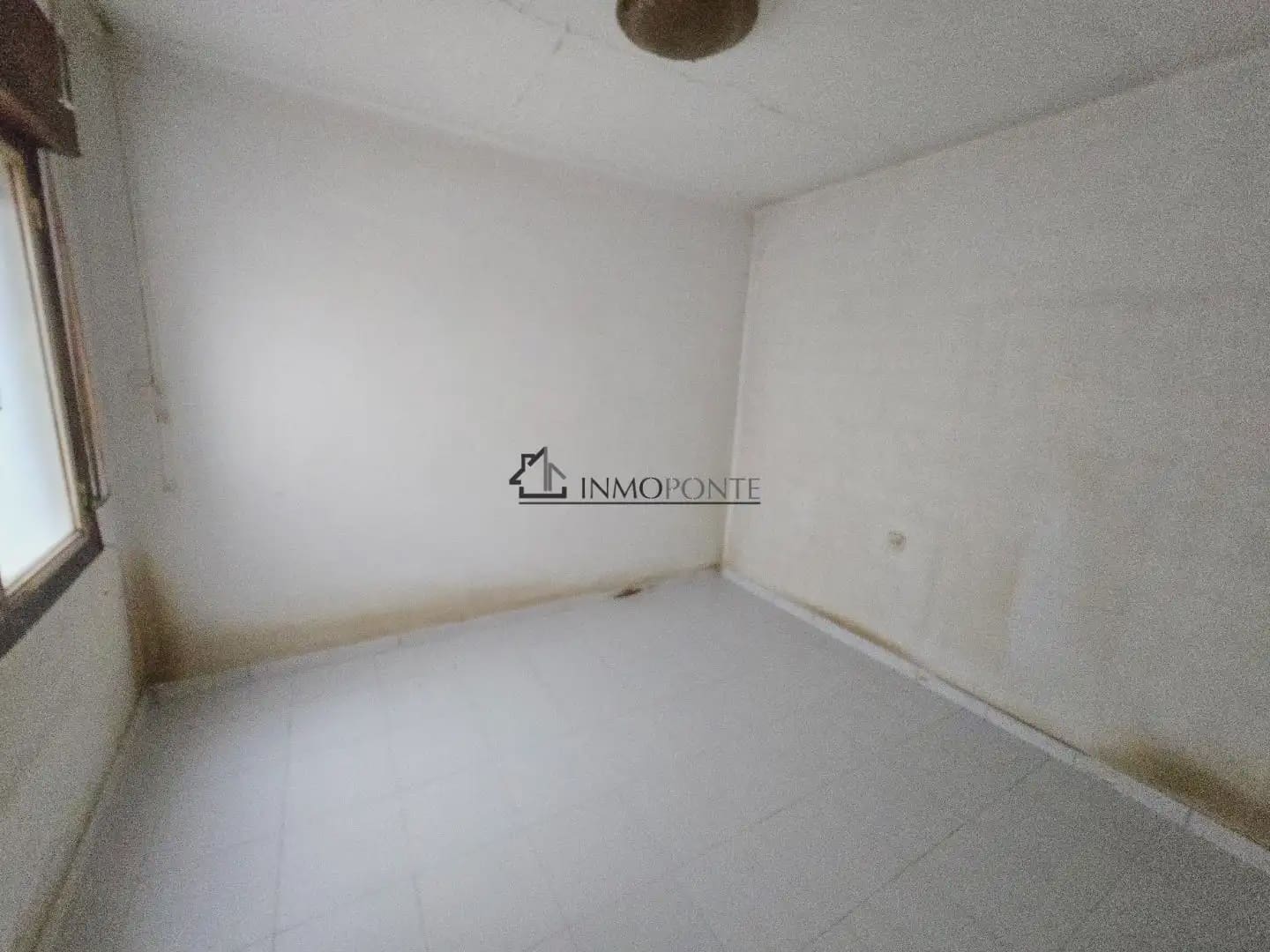 5 bedroom Flat for sale in Pontevedra city - € 220,000 (Ref: 9798443)