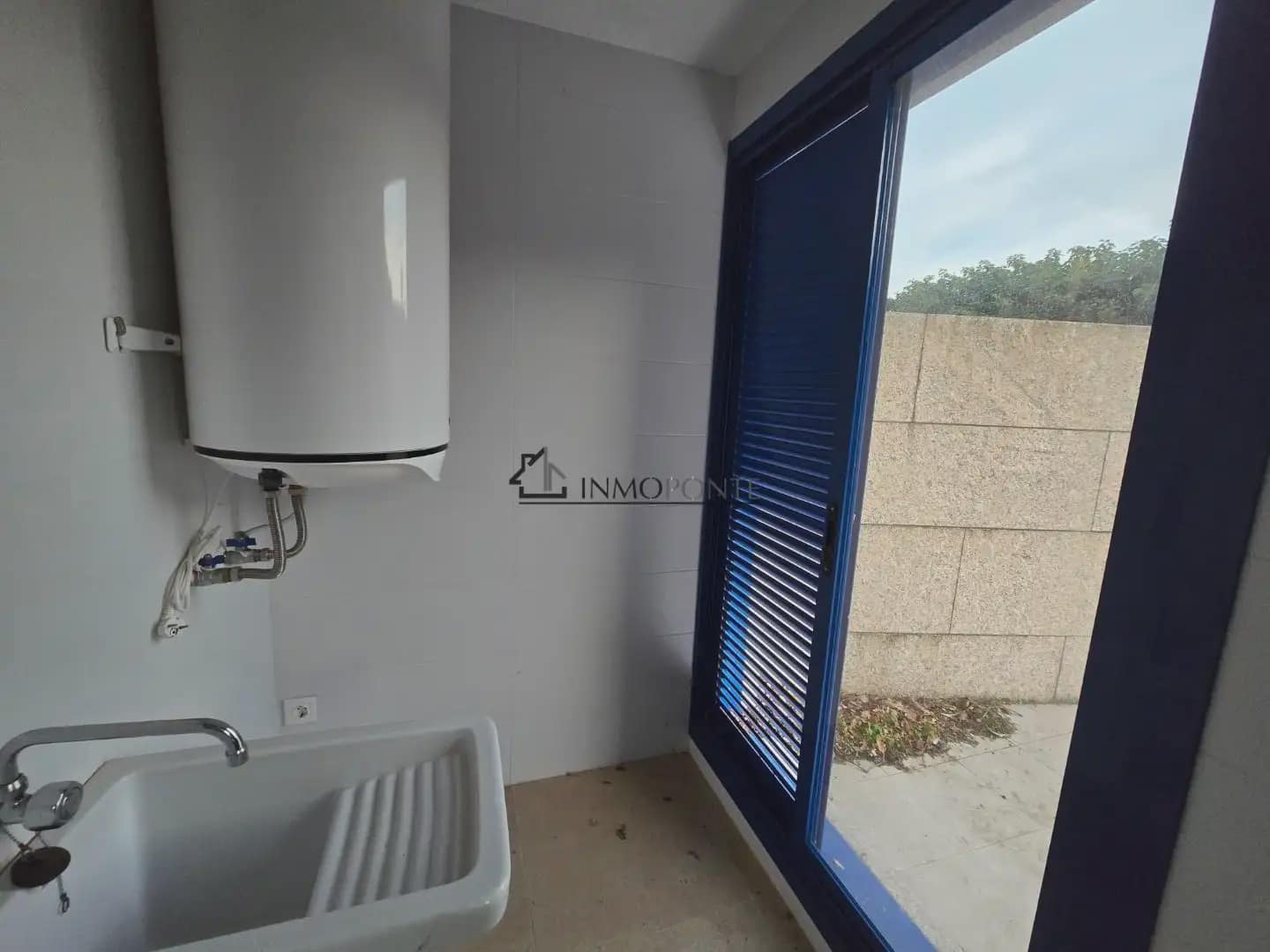 2 bedroom Flat for sale in Soutomaior with garage - € 298,500 (Ref: 9860894)