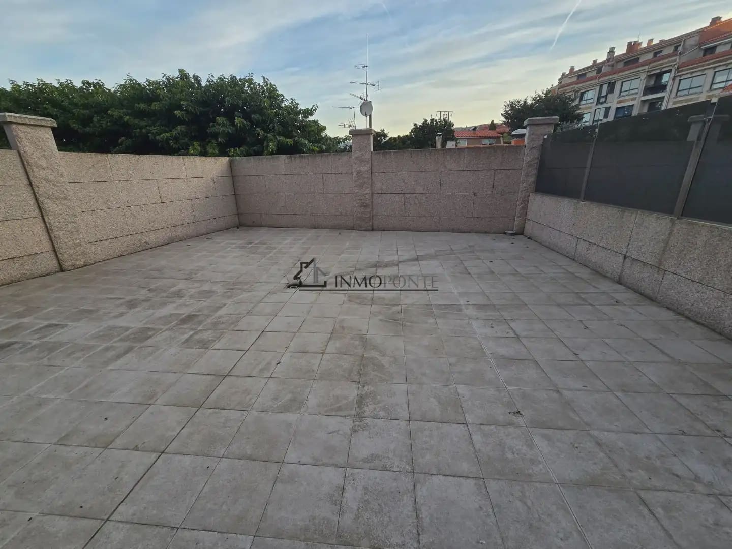 2 bedroom Flat for sale in Soutomaior with garage - € 298,500 (Ref: 9860894)