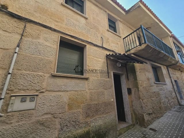 4 bedroom Semi-detached Villa for sale in Marín - € 195,000 (Ref: 9866012)
