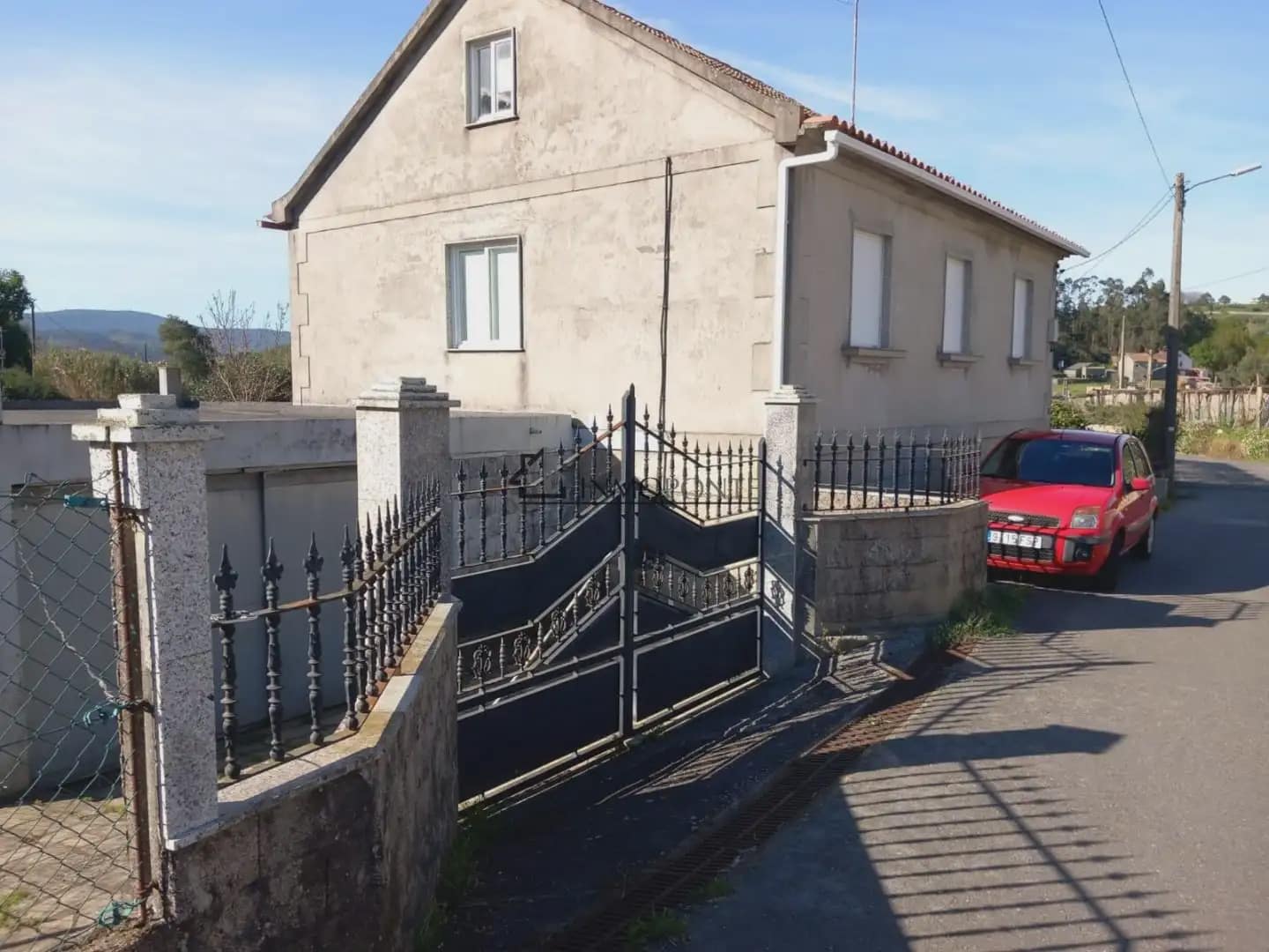 4 bedroom Finca/Country House for sale in Pontevedra city with garage - € 280,000 (Ref: 9932553)