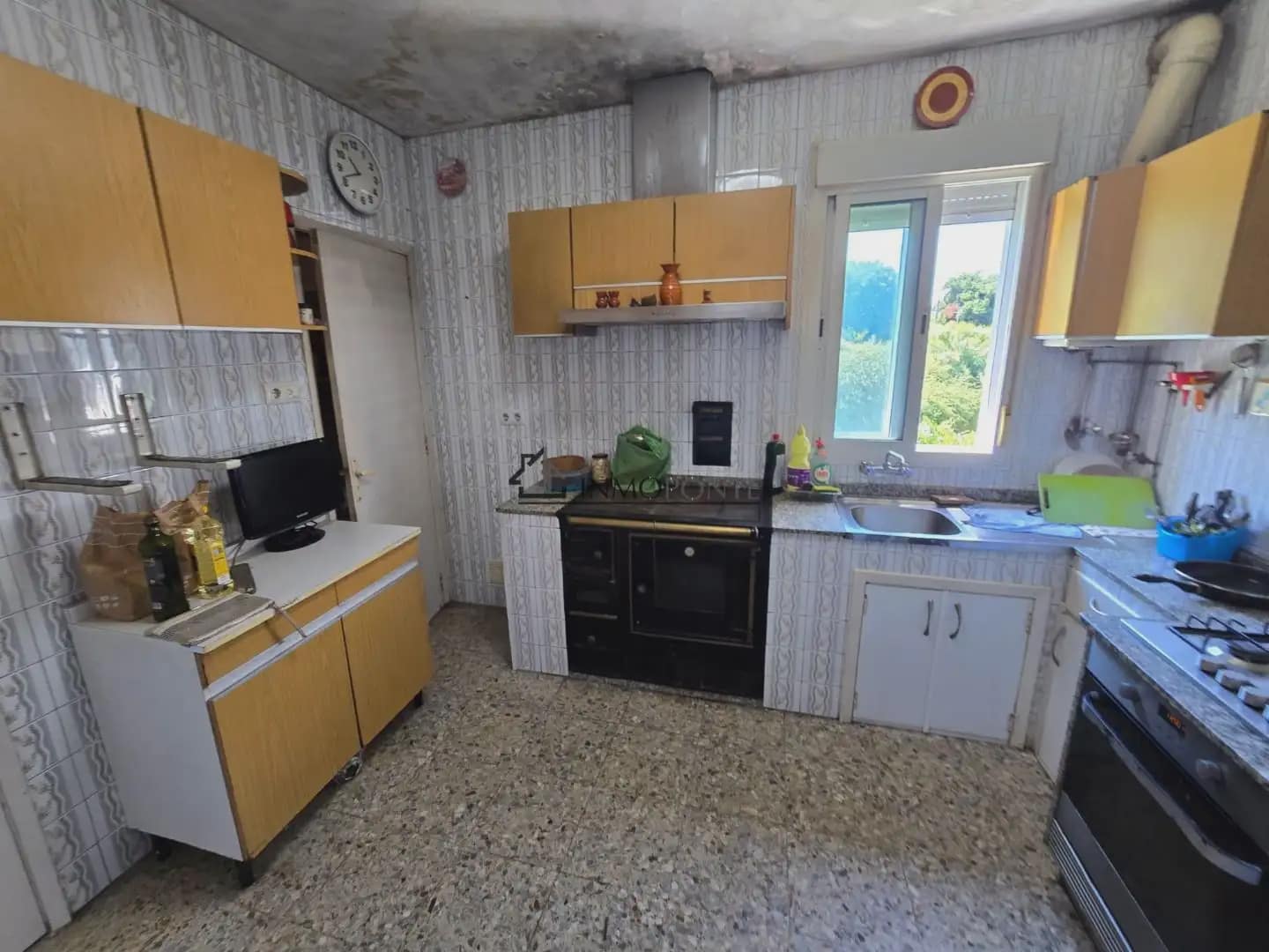 4 bedroom Finca/Country House for sale in Pontevedra city with garage - € 280,000 (Ref: 9932553)