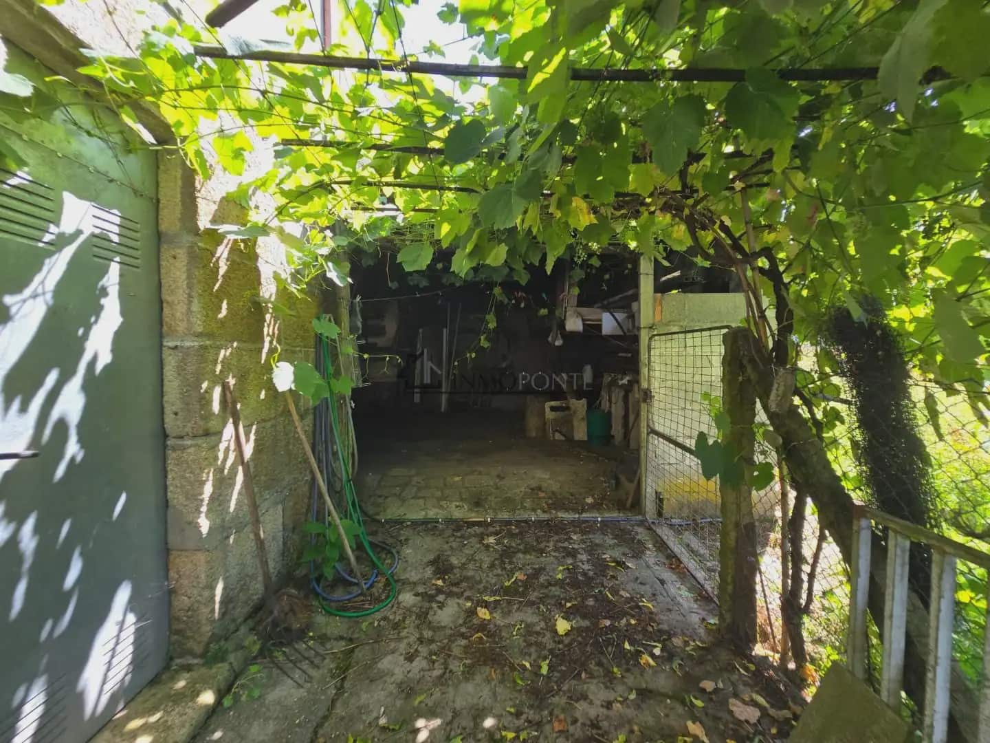 4 bedroom Finca/Country House for sale in Pontevedra city with garage - € 280,000 (Ref: 9932553)