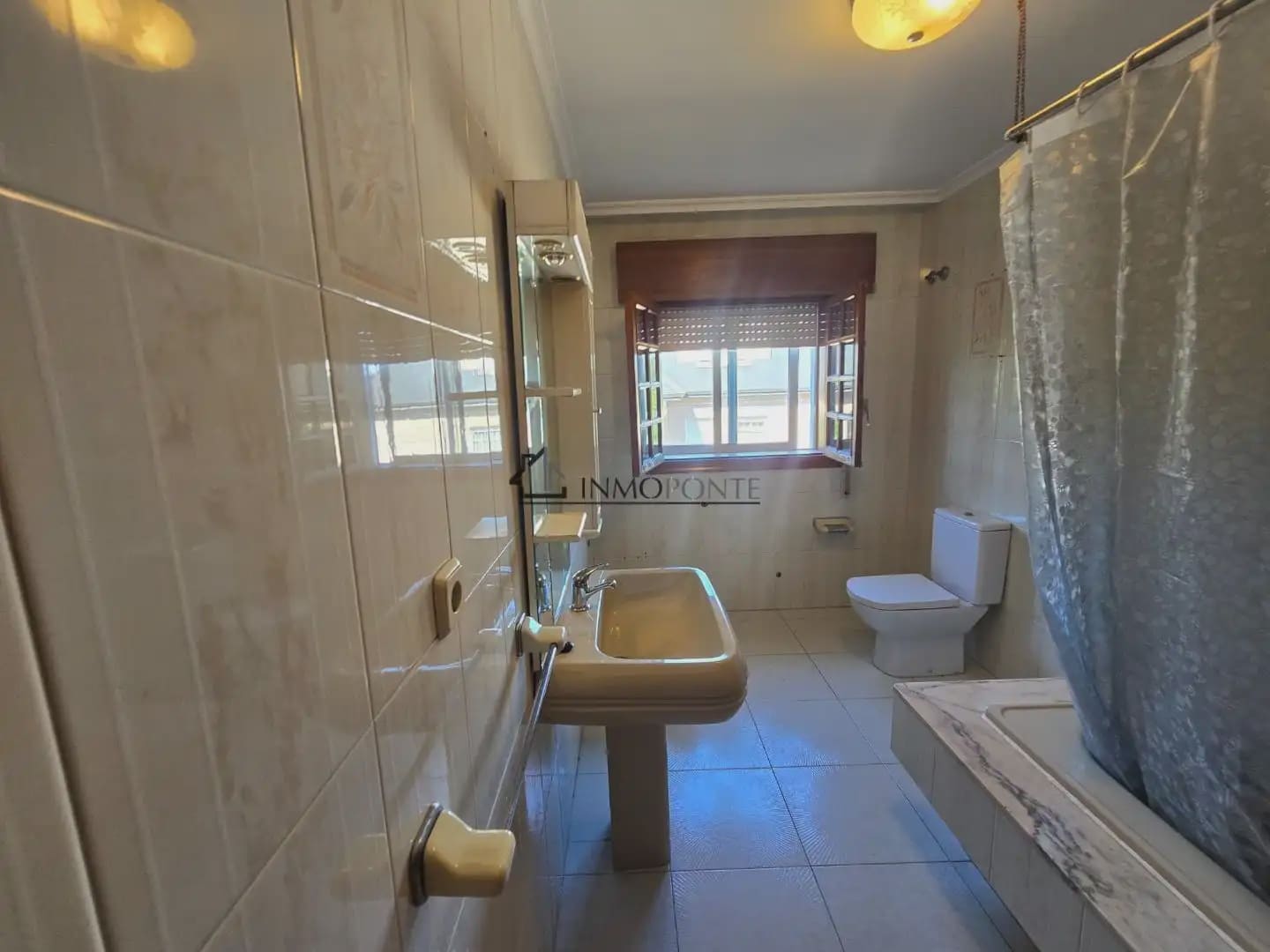 3 Zimmer Haus zu vermieten in Vilaboa mit Garage - 1.000 € (Ref: 9932554)