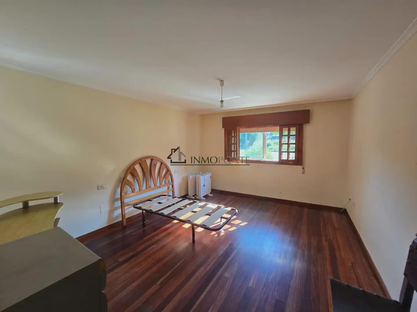 3 Zimmer Haus zu vermieten in Vilaboa mit Garage - 1.000 € (Ref: 9932554)