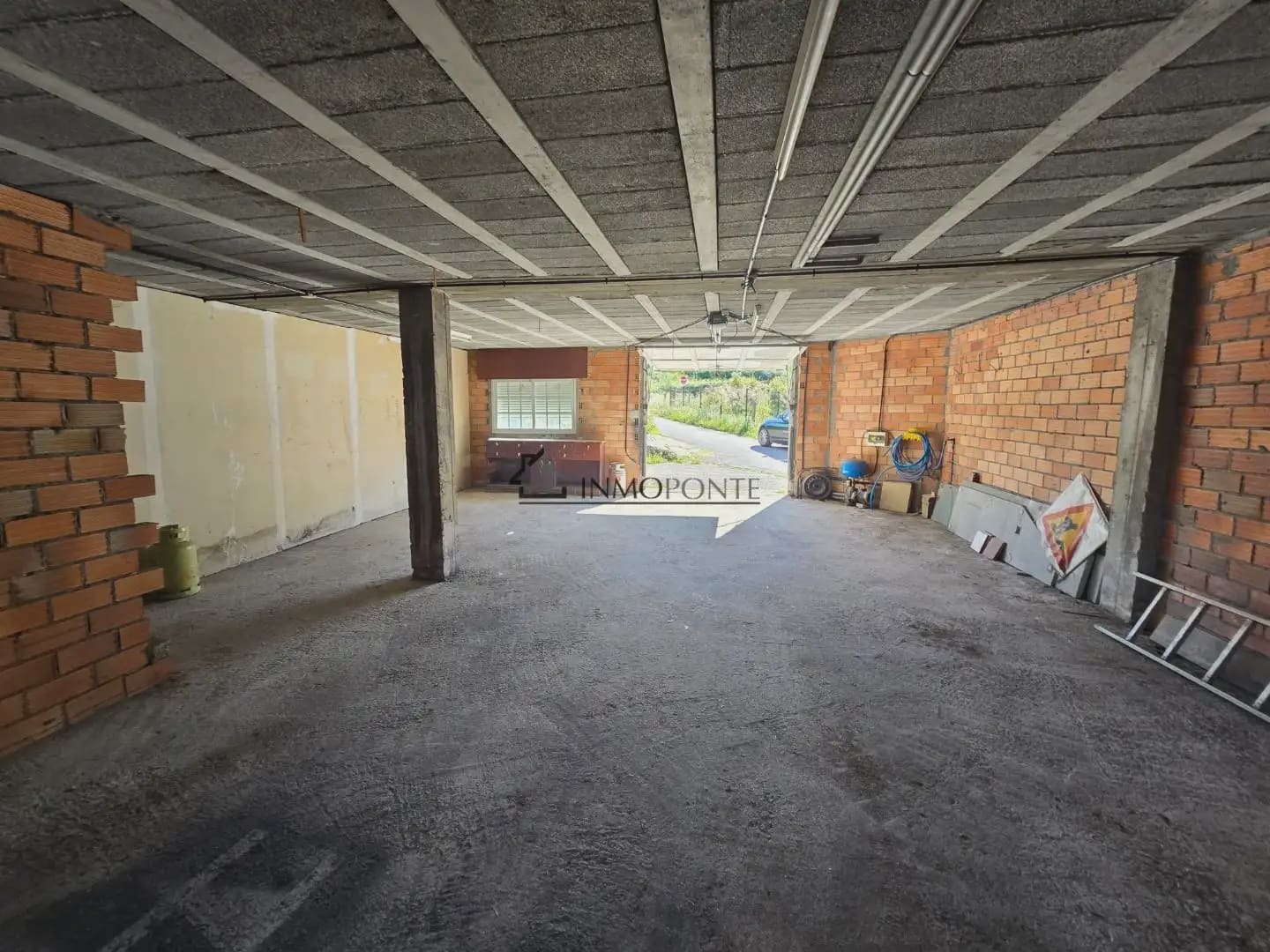 3 Zimmer Haus zu vermieten in Vilaboa mit Garage - 1.000 € (Ref: 9932554)
