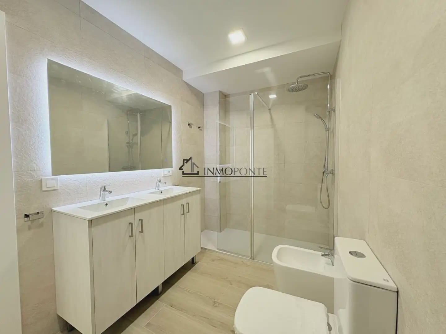 2 camera da letto Appartamento da affittare in Pontevedra citta - 950 € (Rif: 9993619)