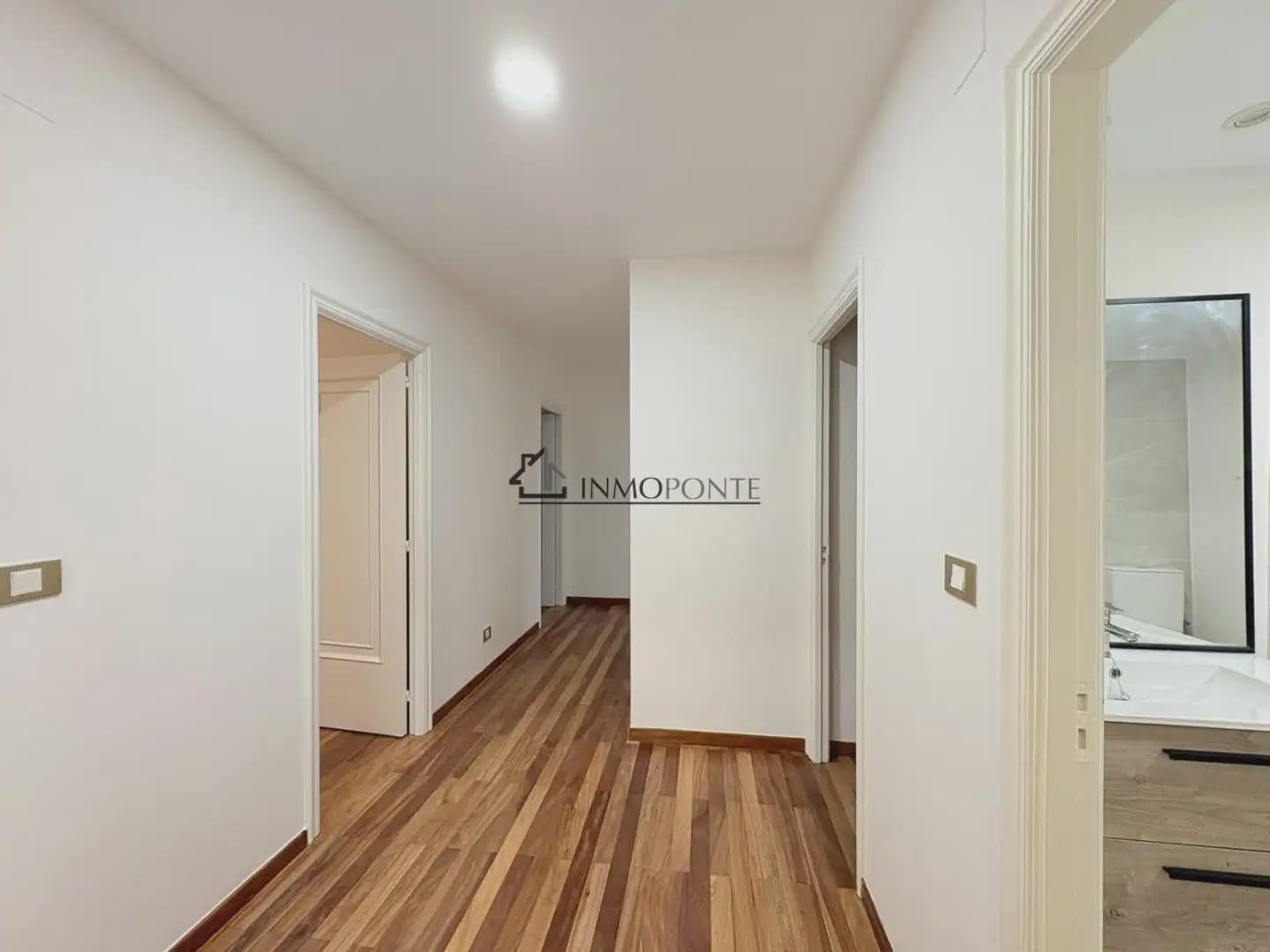 4 bedroom Flat for rent in Pontevedra city with garage - € 1,200 (Ref: 9993660)