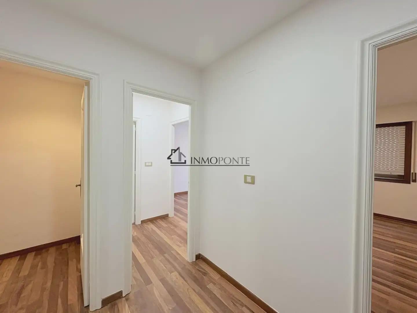 4 bedroom Flat for rent in Pontevedra city with garage - € 1,200 (Ref: 9993660)