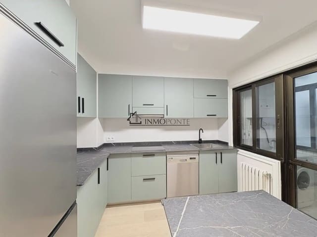 4 soverom Leilighet til leie i Pontevedra by - € 1 200 (Ref: 9993660)