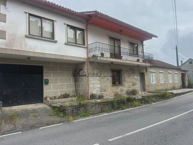 Chalet de 5 habitaciones en Poio en venta con garaje - 250.000 € (Ref: 9993661)