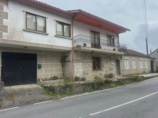 Chalet de 5 habitaciones en Poio en venta con garaje - 250.000 € (Ref: 9993661)
