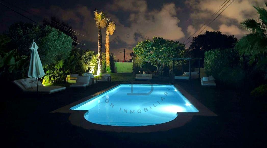 4 bedroom Villa for sale in San Jose / Sant Josep de Sa Talaia with pool - € 2,300,000 (Ref: 8941744)