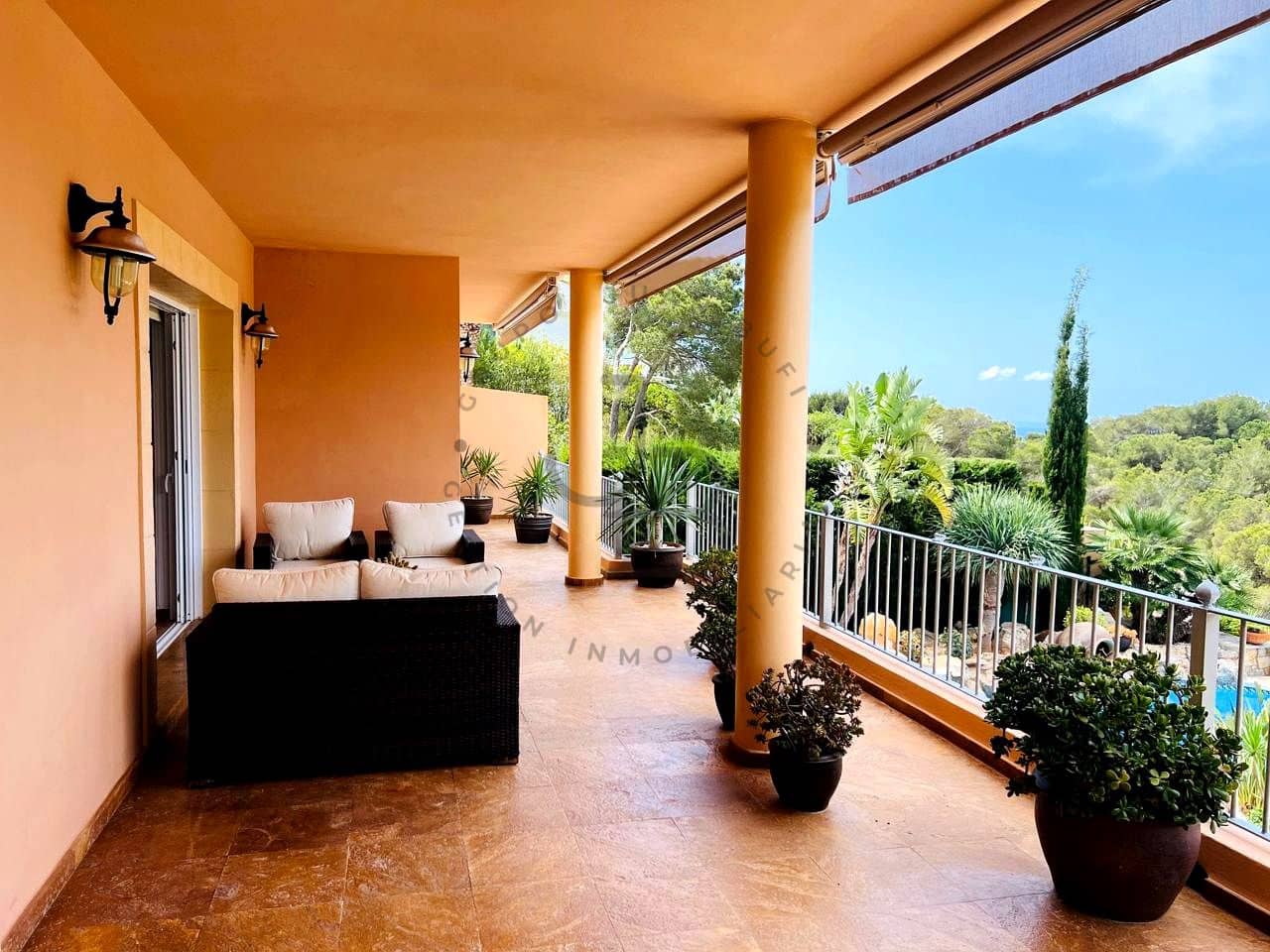 3 soveværelse Villa til salg i Roca Llisa med swimmingpool garage - € 2.595.000 (Ref: 8941745)