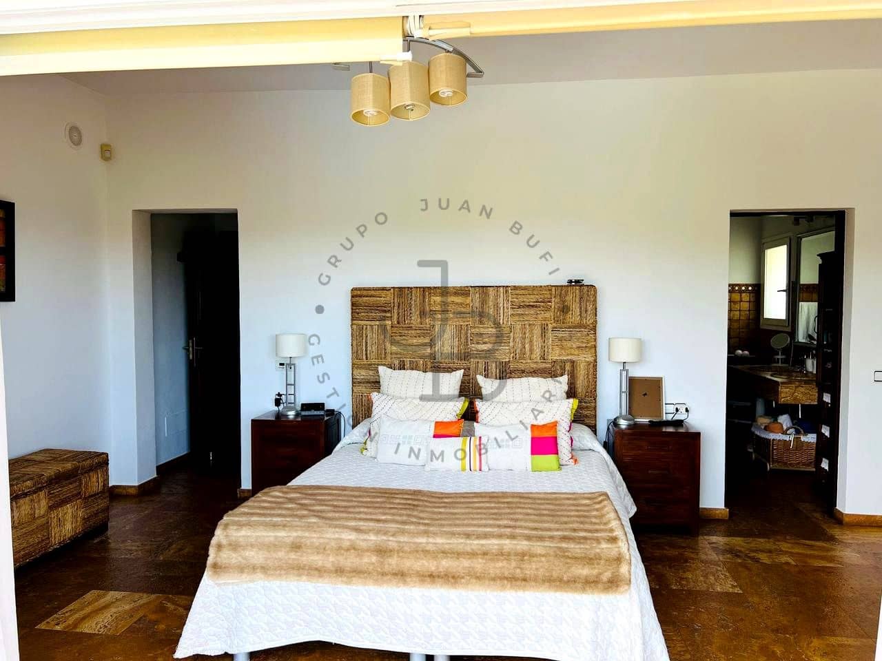 3 soveværelse Villa til salg i Roca Llisa med swimmingpool garage - € 2.595.000 (Ref: 8941745)