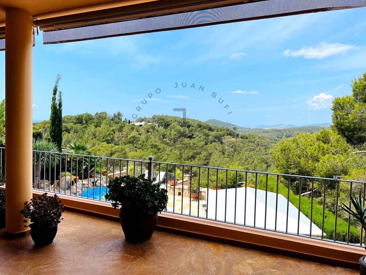 3 soveværelse Villa til salg i Roca Llisa med swimmingpool garage - € 2.595.000 (Ref: 8941745)