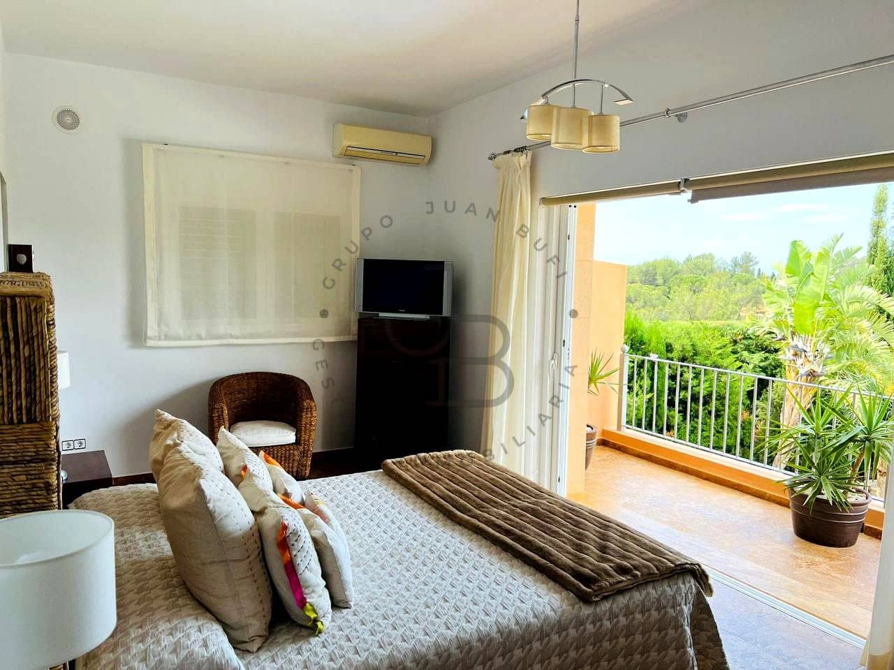 3 soveværelse Villa til salg i Roca Llisa med swimmingpool garage - € 2.595.000 (Ref: 8941745)