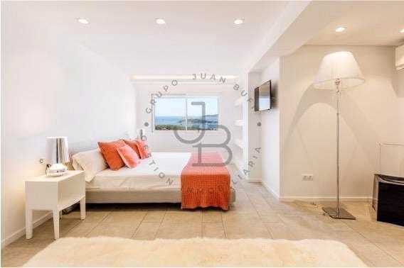 5 soveværelse Villa til leje i Santa Eulalia / Santa Eularia med swimmingpool garage - € 10.850 (Ref: 8989880)