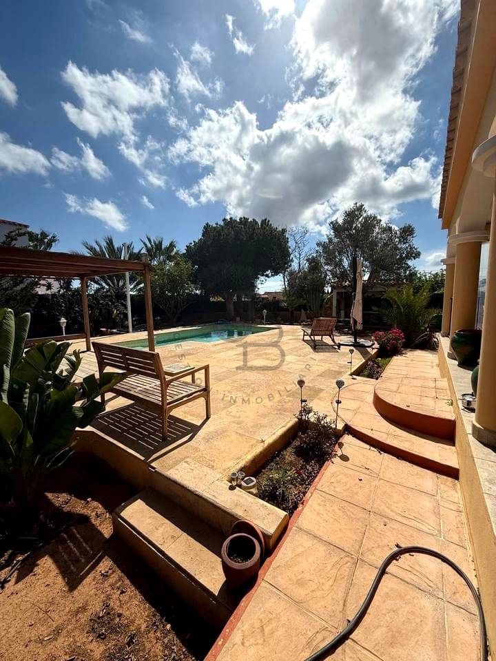 3 soverom Villa til leie i Ibiza by med svømmebasseng - € 5 500 (Ref: 9002612)