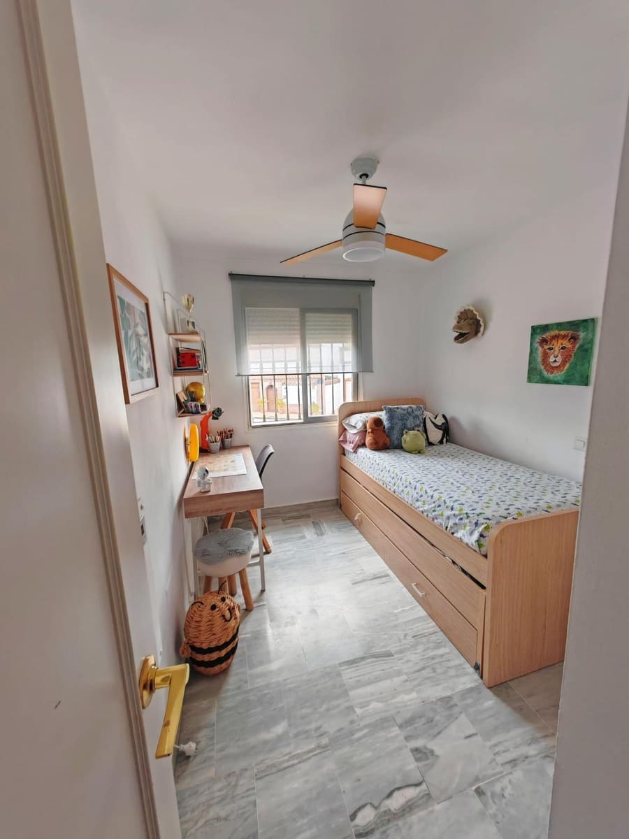 5 soverom Rekkehus til salgs i Marbella med garasje - € 629 000 (Ref: 10095627)