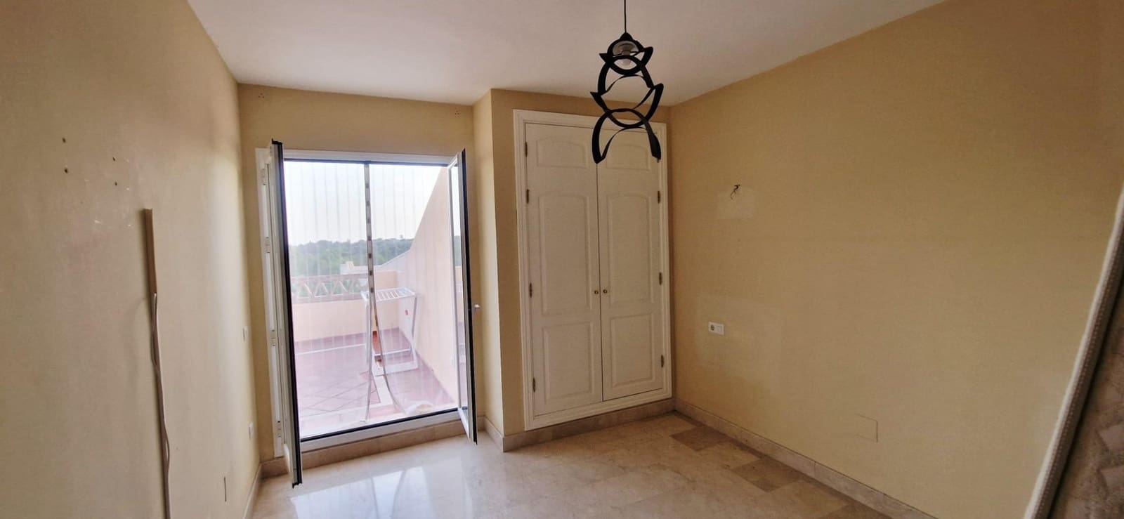 2 soverom Leilighet til salgs i Elviria med svømmebasseng - € 425 000 (Ref: 10095628)