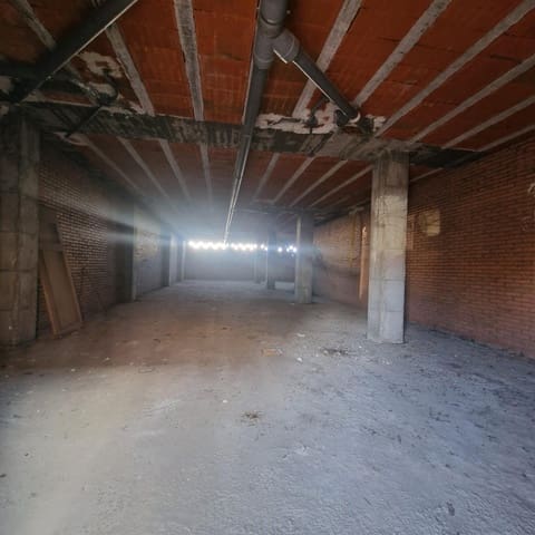 Commercieel te huur in Avenida Elvas, Badajoz stad - € 195 (Ref: 10098487)