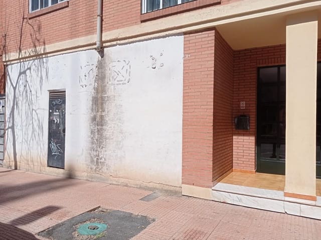 Commercieel te huur in Avenida Elvas, Badajoz stad - € 195 (Ref: 10098487)