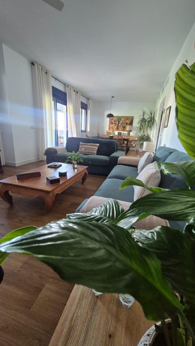 3 bedroom Apartment for sale in Estepona with pool garage - € 499,500 (Ref: 10147200)