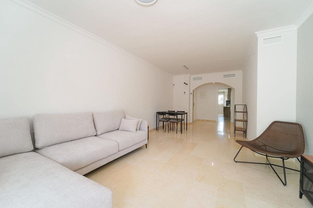 2 sovrum Takvåning till salu i Elviria med pool - 415 000 € (Ref: 10150381)