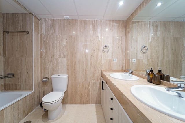 2 sovrum Takvåning till salu i Elviria, Marbella med pool - 415 000 € (Ref: 10150381)